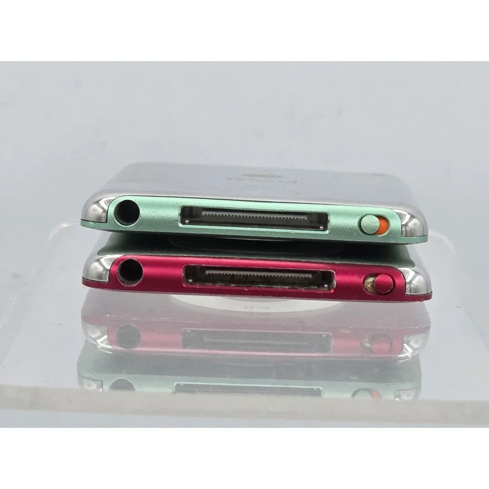 2 Apple iPod nano 8GB - 3rd Generation‎ - Green & Red A1236 For Parts! SEE PICS!